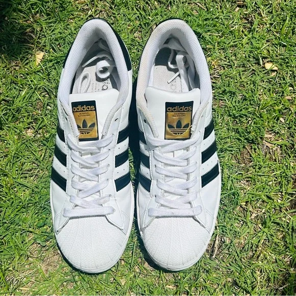 Adidas Superstar Shell toes White Black striped Woman’s 9 sneakers Preowned - Picture 7 of 9